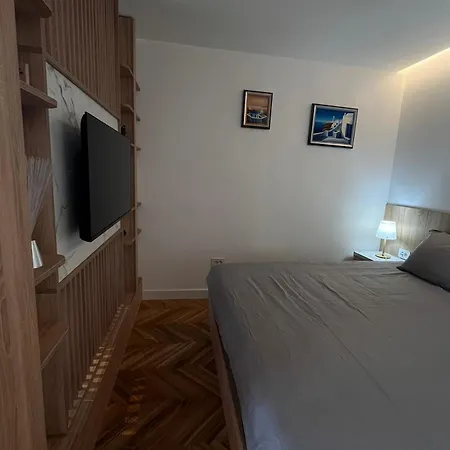 Berenji Lux * Belgrad