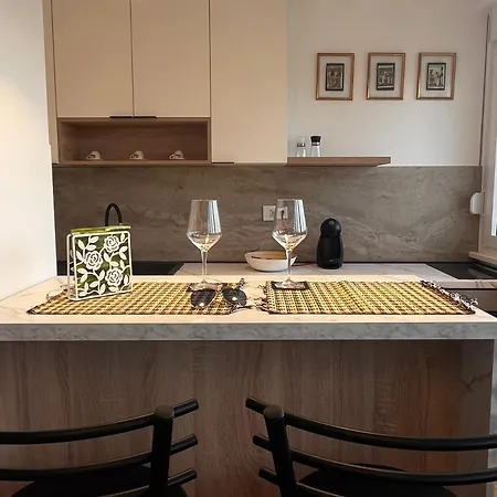 Апартаменты Berenji Lux *