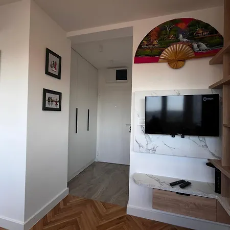 Berenji Lux * 贝尔格莱德